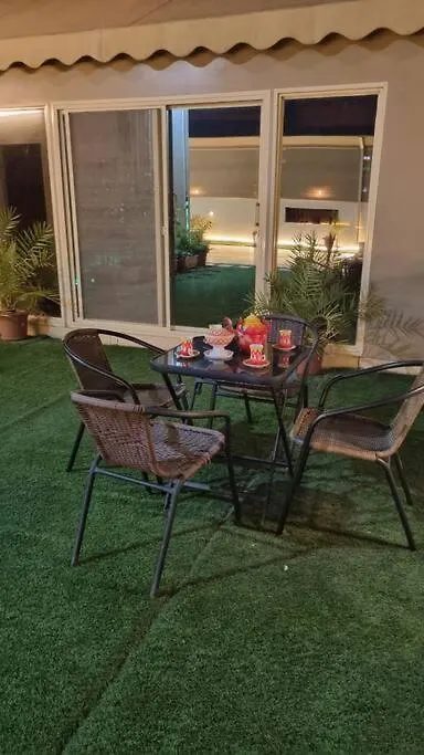 Modernistic Antique Stay Jeddah Apartment